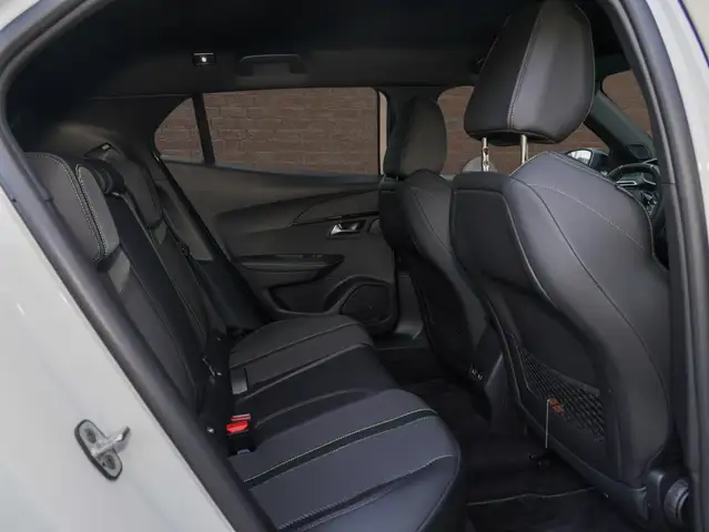 Peugeot 2008 view 11