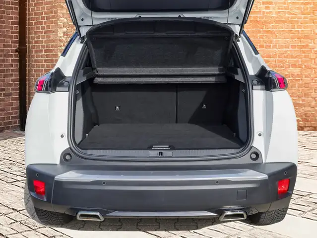 Peugeot 2008 view 6