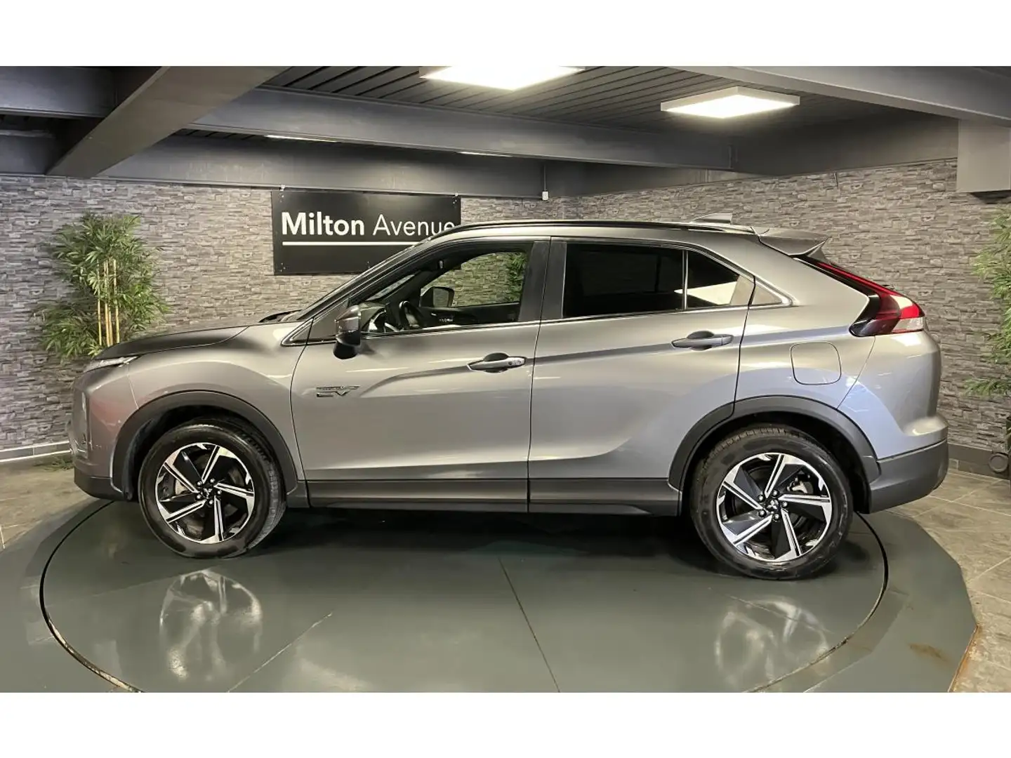 Mitsubishi Eclipse Cross Eclipse Cross 2.4 MIVEC Phev 4WD 188 Business Gris - 2