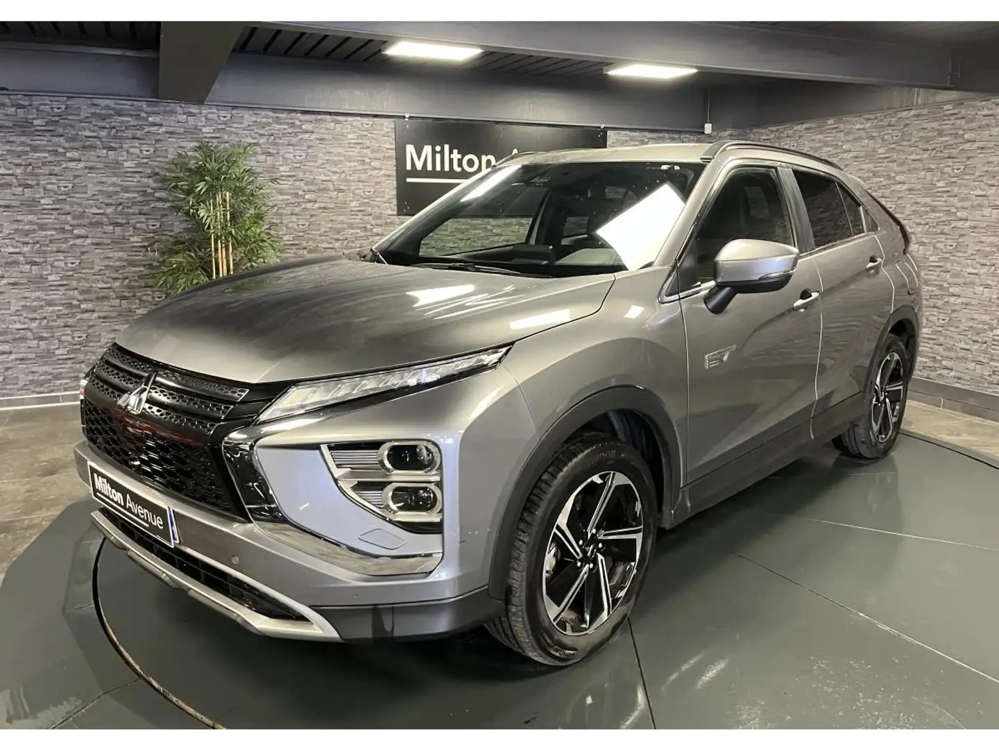 Mitsubishi Eclipse Cross Eclipse Cross 2.4 MIVEC Phev 4WD 188 Business Gris - 1
