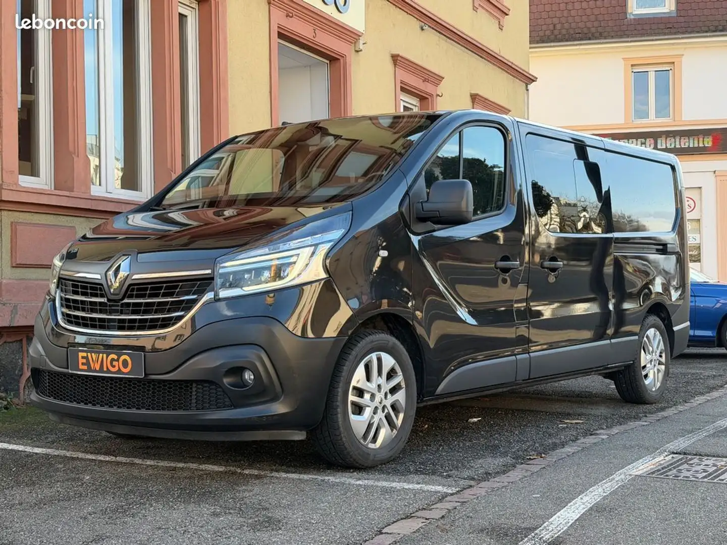Renault Trafic combi 2.0 dci 170 l2 intens edc bva start-stop-garantie 6 mois Noir - 2