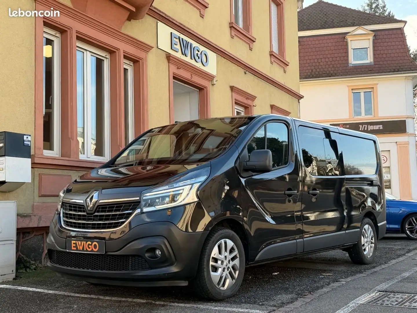 Renault Trafic combi 2.0 dci 170 l2 intens edc bva start-stop-garantie 6 mois Noir - 1