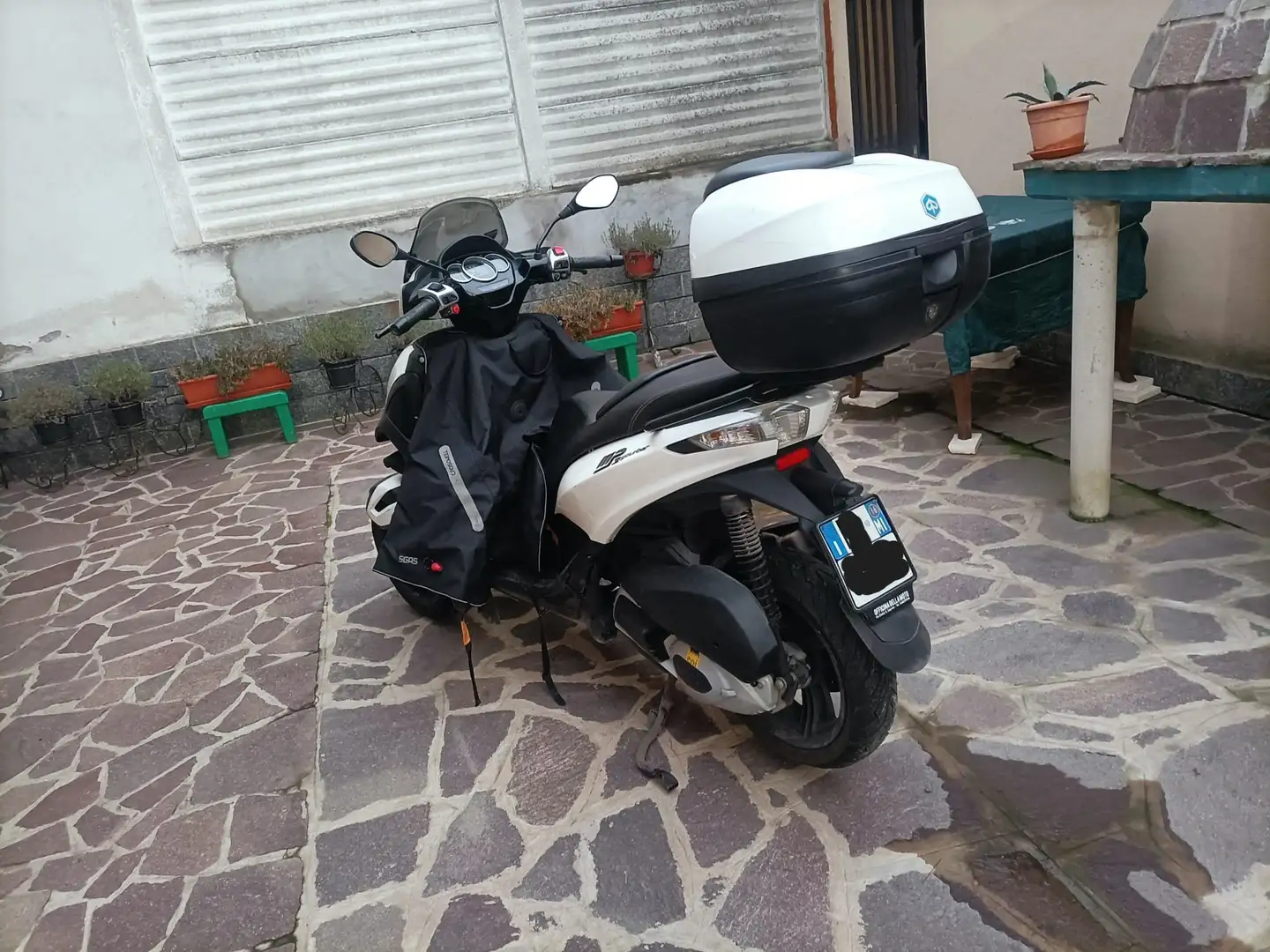 Piaggio MP3 300 M71 2 00 Alb - 2