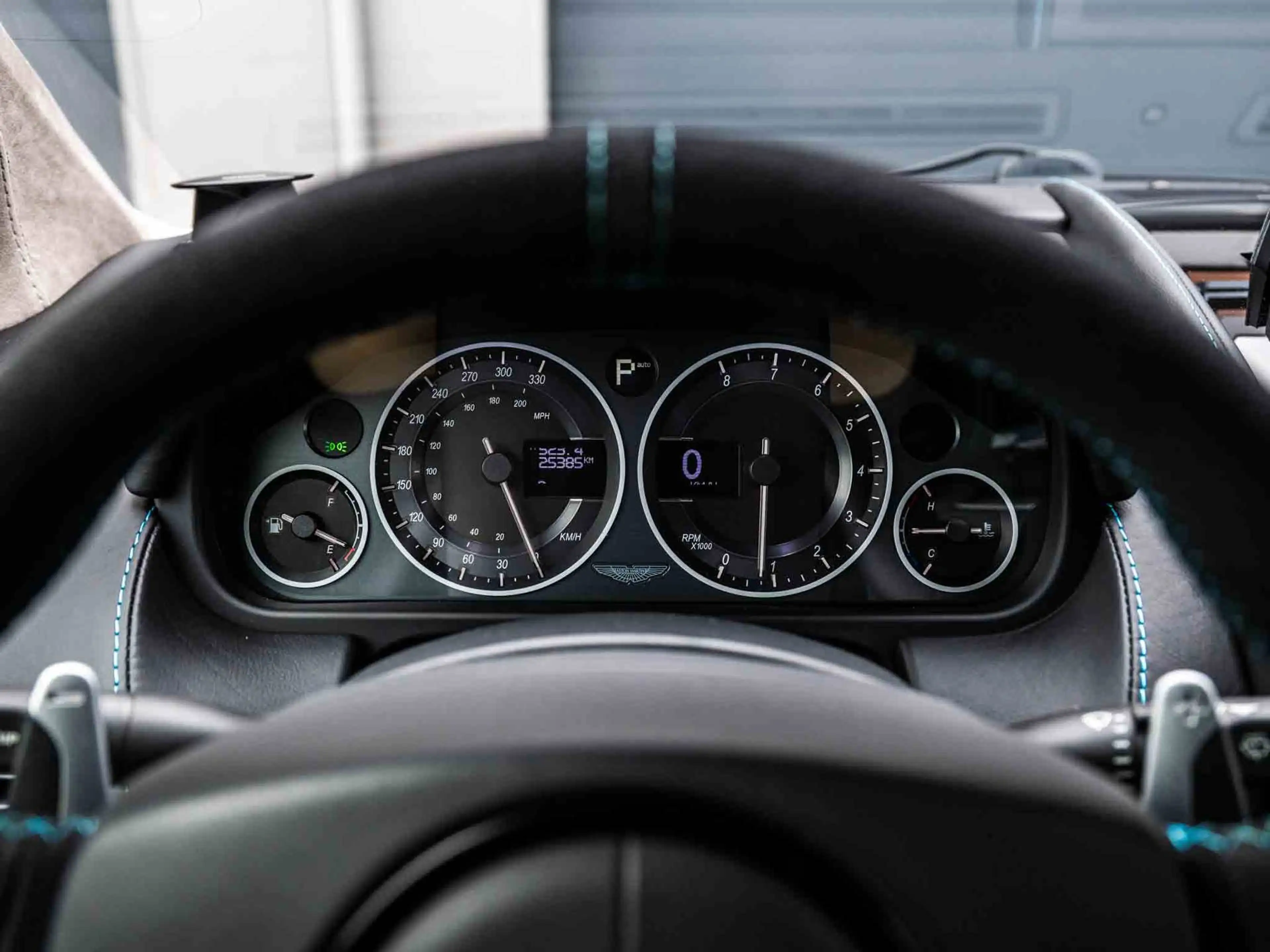 Aston Martin DBS 6.0 V12 Q Special | Carbon | 2 eig | Dealeronderho — photo 10