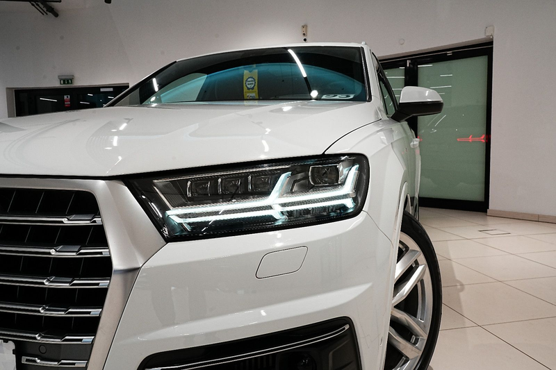 Audi SQ7 4.0|7SITZ|HUD|SOFT|360|LUFT|PANO|CARBON|BOSE — photo 3