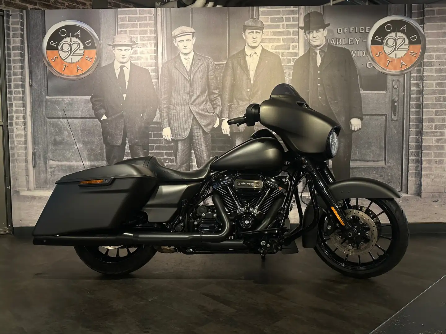 Harley-Davidson Street Glide Gris - 1