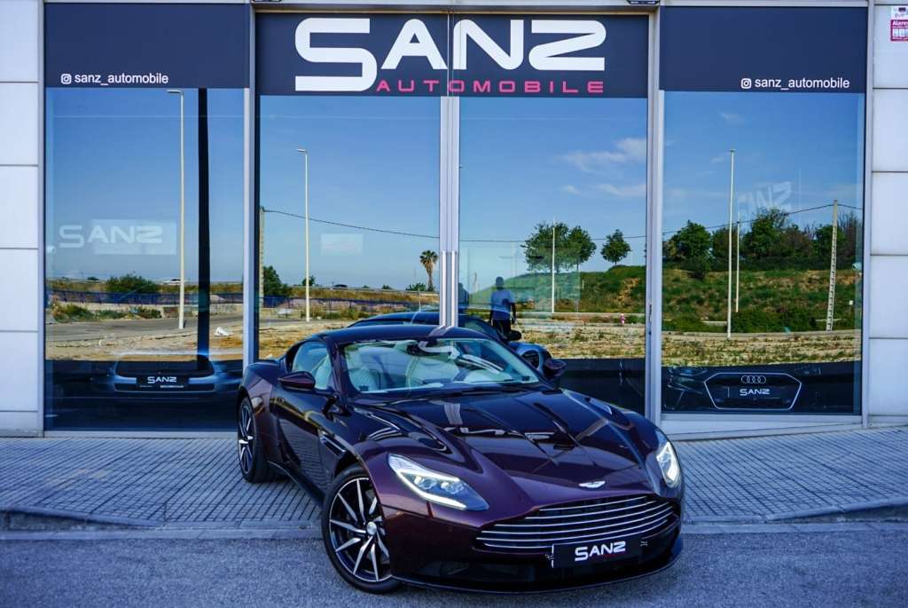 Aston Martin DB11 5.2 608 - foto 1