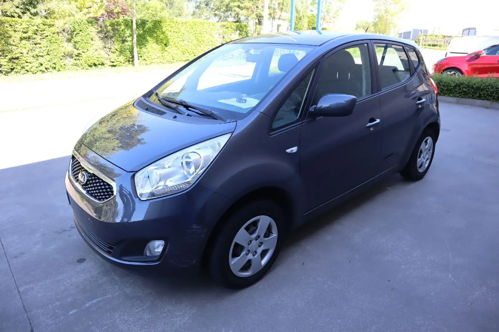 Kia Venga 1.4 Benz Grijs - 1