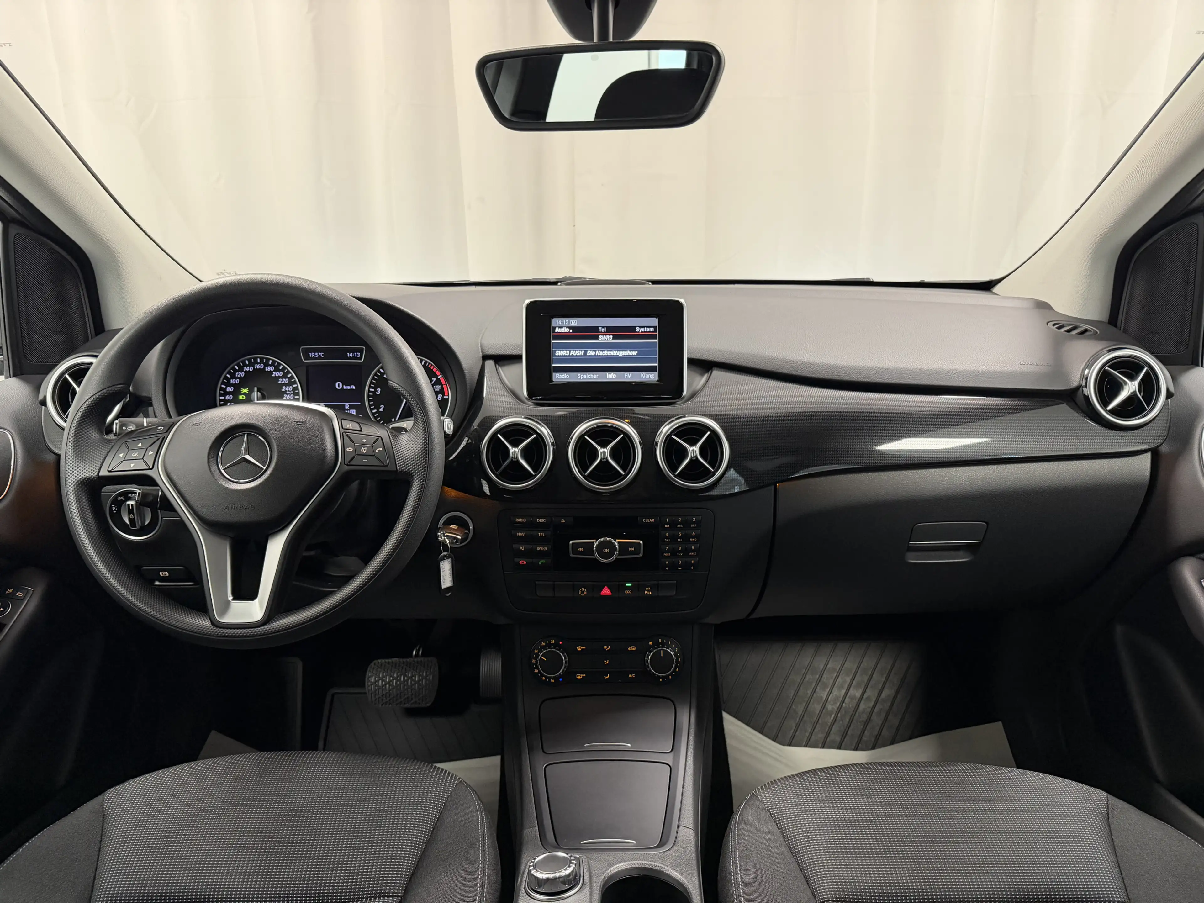 Mercedes-Benz B 180 BlueEff. Automatik Einparkhilfe Bi-Xenon — photo 12