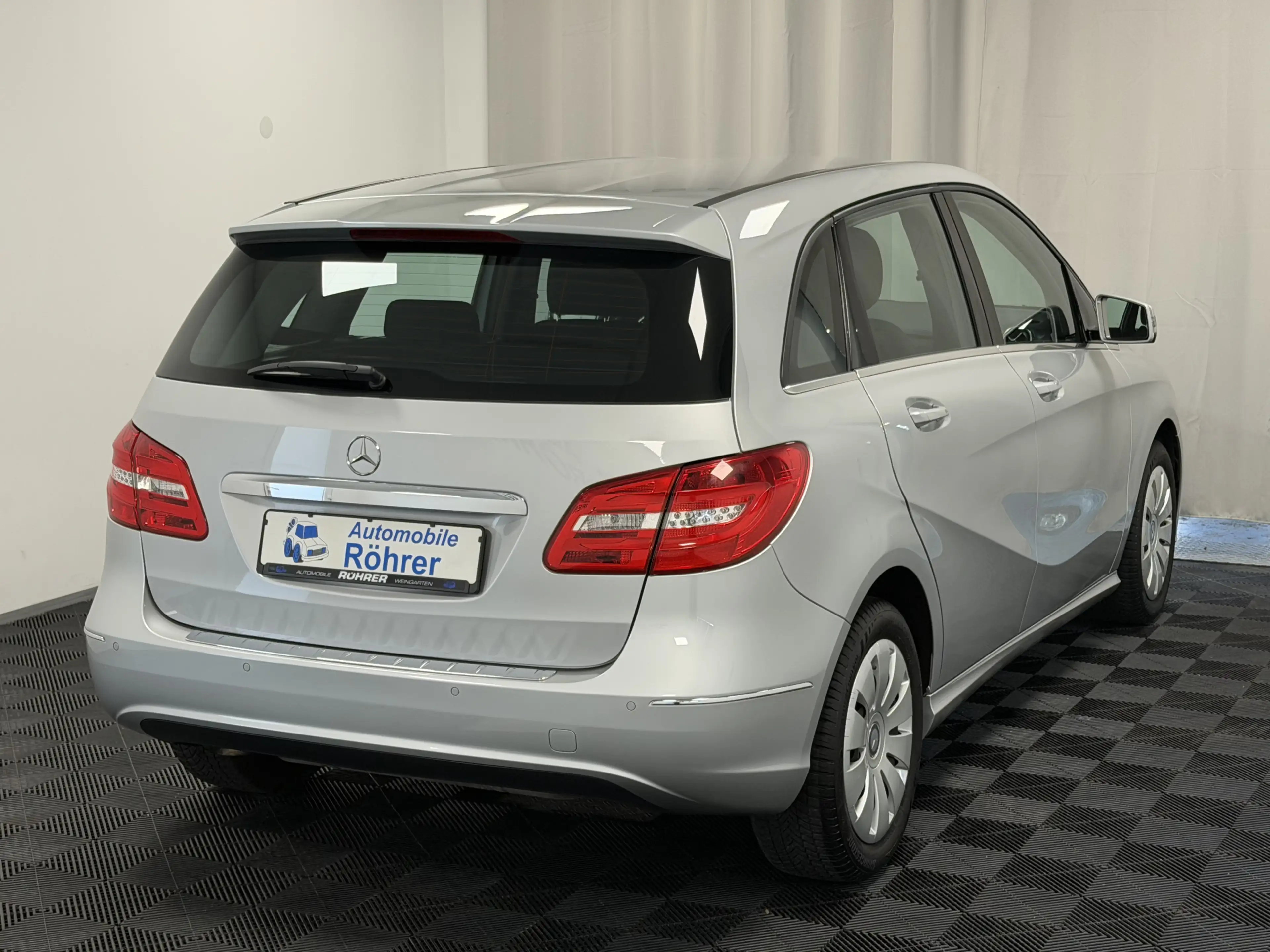 Mercedes-Benz B 180 BlueEff. Automatik Einparkhilfe Bi-Xenon — photo 8