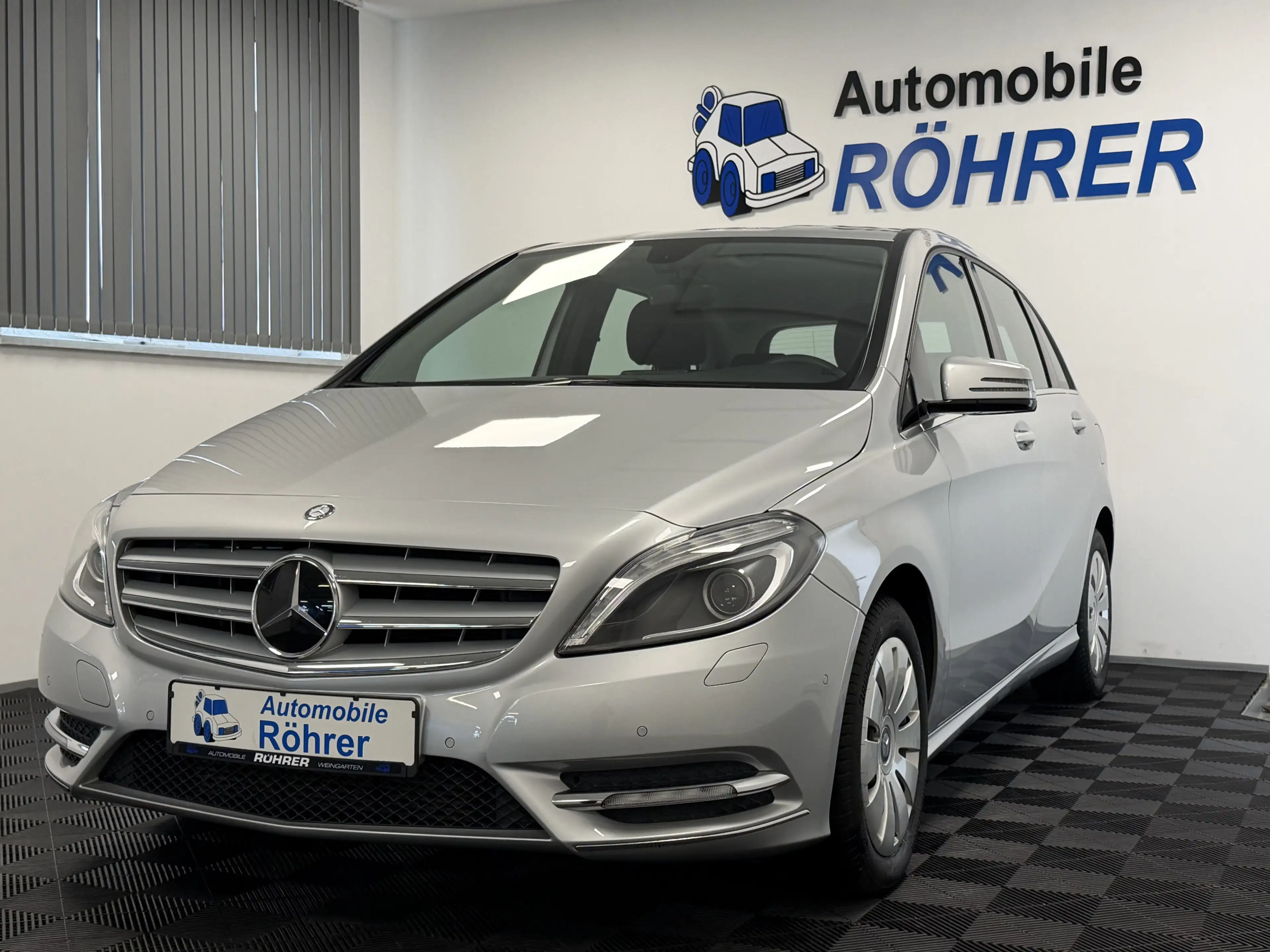 Mercedes-Benz B 180 BlueEff. Automatik Einparkhilfe Bi-Xenon