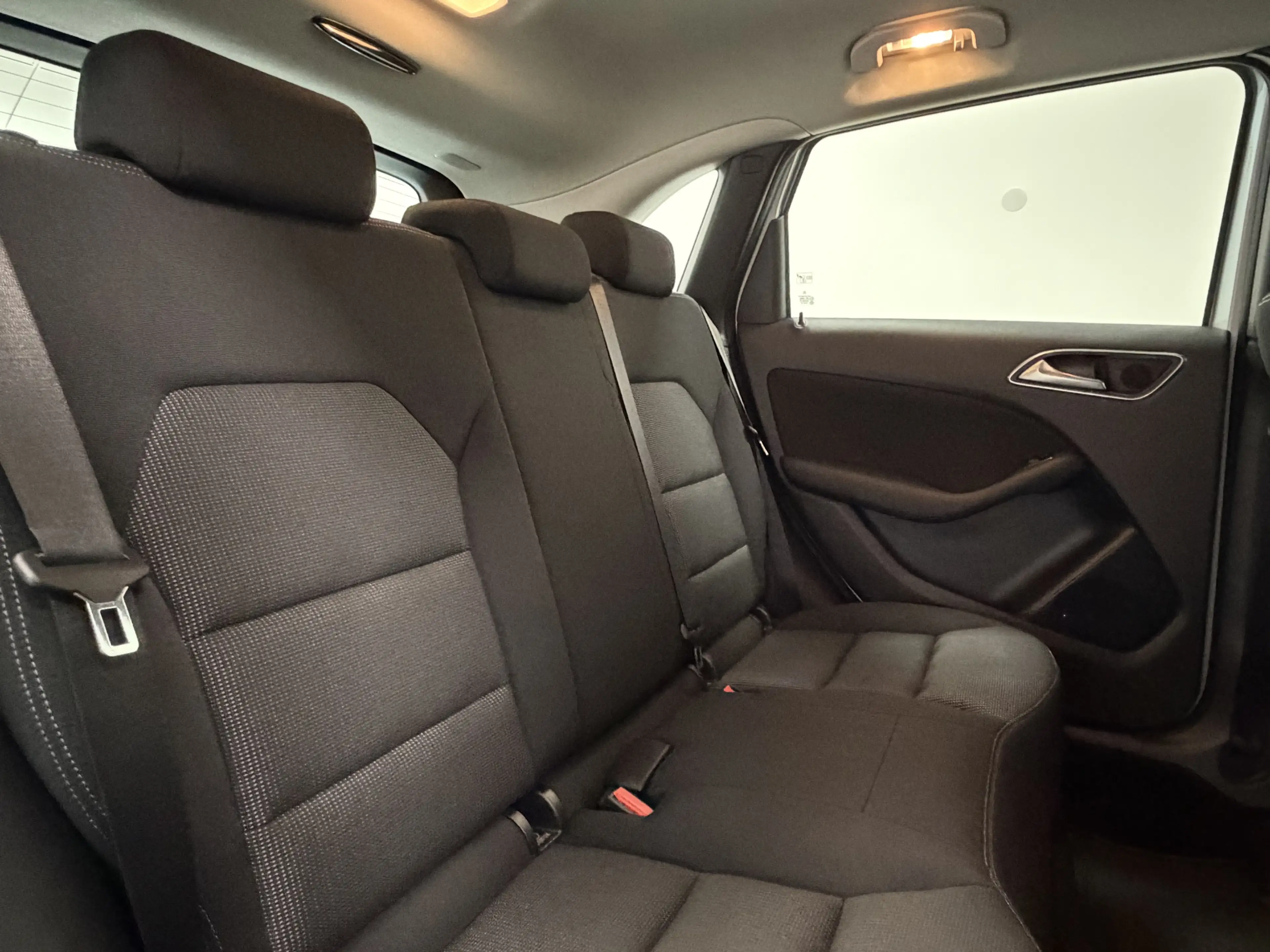 Mercedes-Benz B 180 BlueEff. Automatik Einparkhilfe Bi-Xenon — photo 15