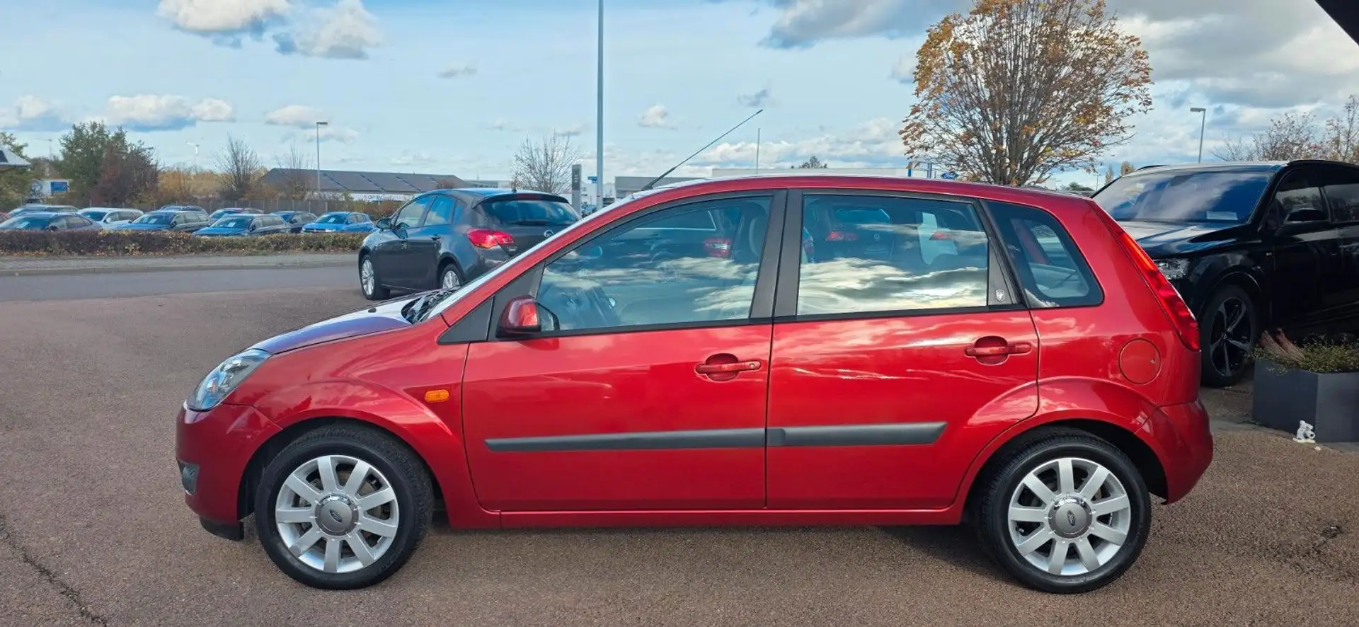 Ford Fiesta 1.6 Ghia+SHZ+Klima+S-Dach+CD+TÜV NEU+ Rouge - 2