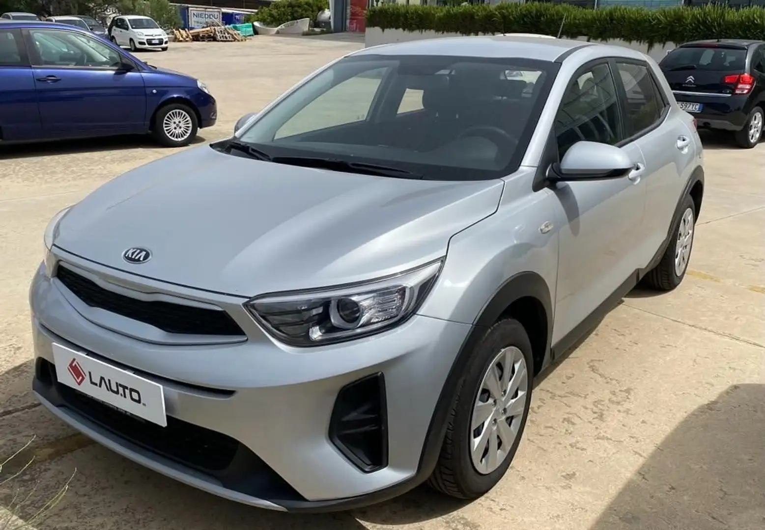 Kia Stonic 1.6 CRDi 110 CV Urban Grigio - 2