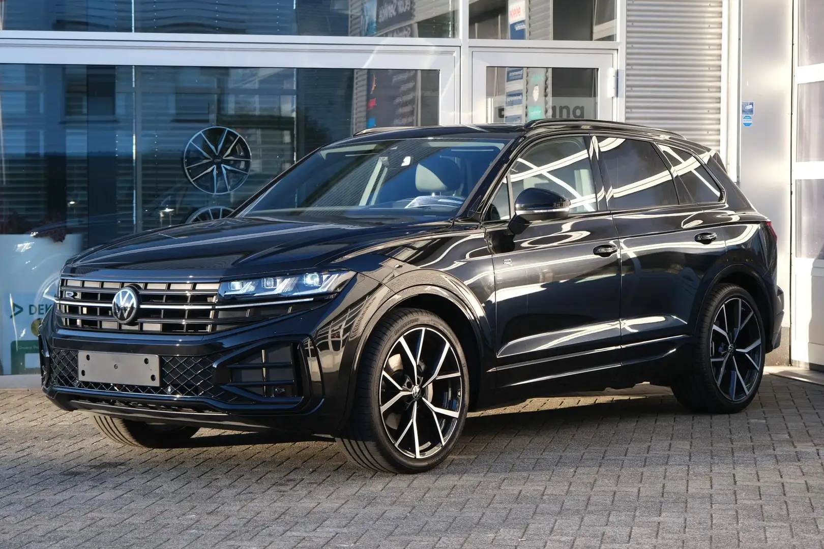 Volkswagen Touareg R-Line Luft Pano Matrix Head-up Black Style 22 ... Schwarz - 1