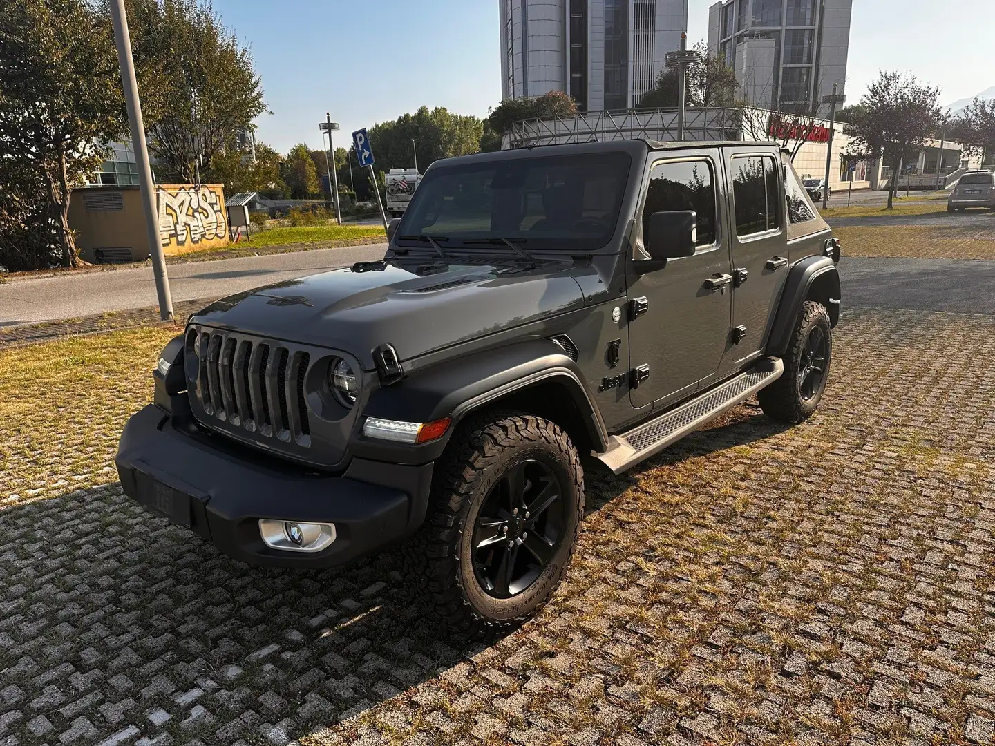 Jeep Wrangler Wrangler IV 2018  2.2 mjt II Sahara auto Gris - 1