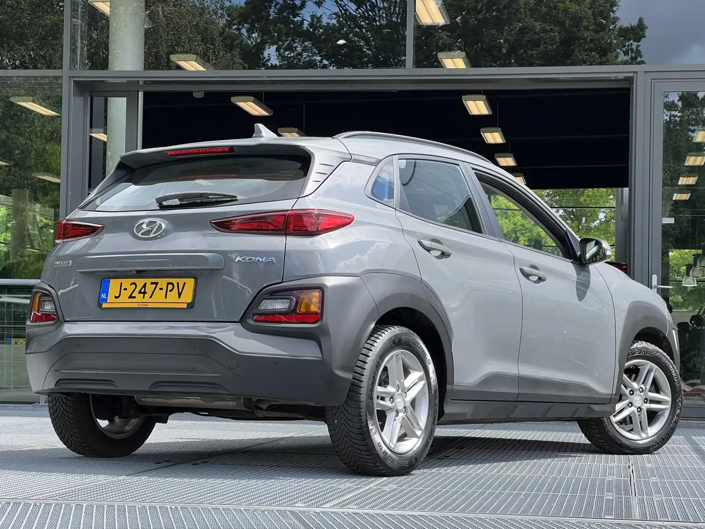 Hyundai KONA 1.0 T-GDI Comfort | Navigatie | Achteruitrijcamera Grigio - 2