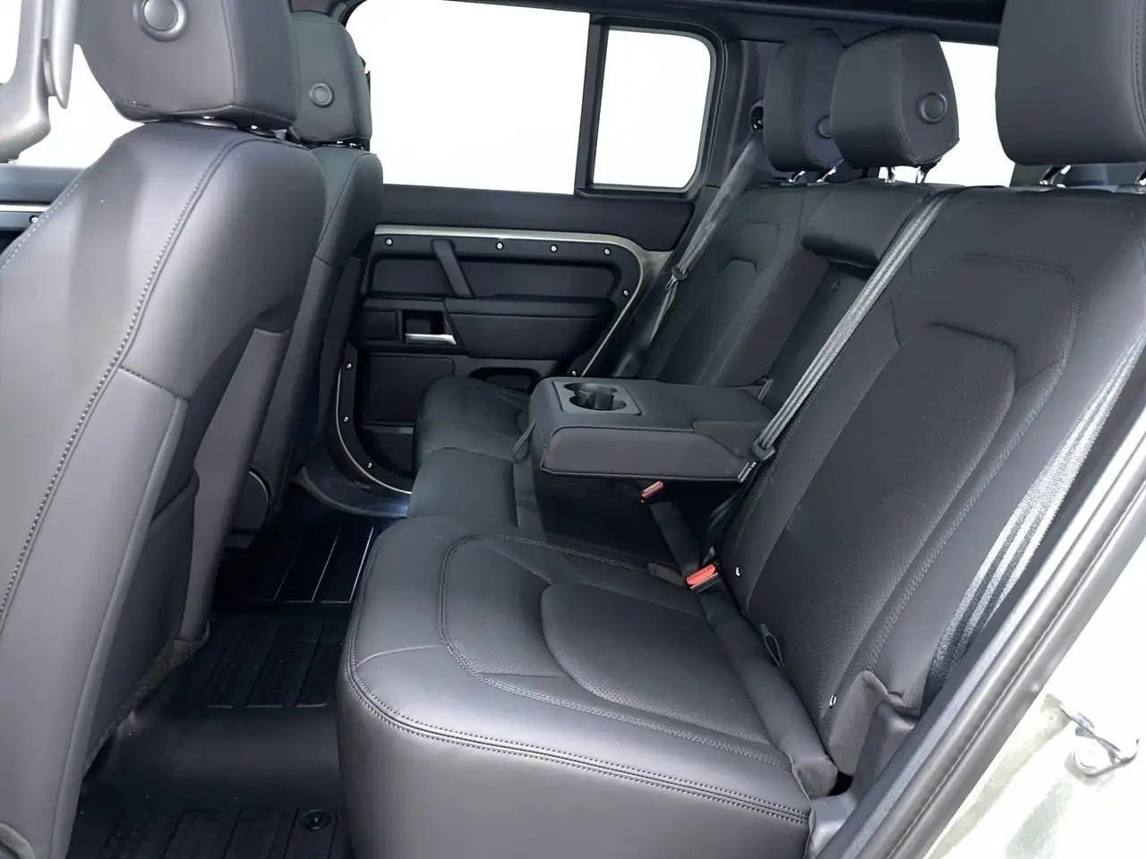 Land Rover Defender снимка Land Rover Defender