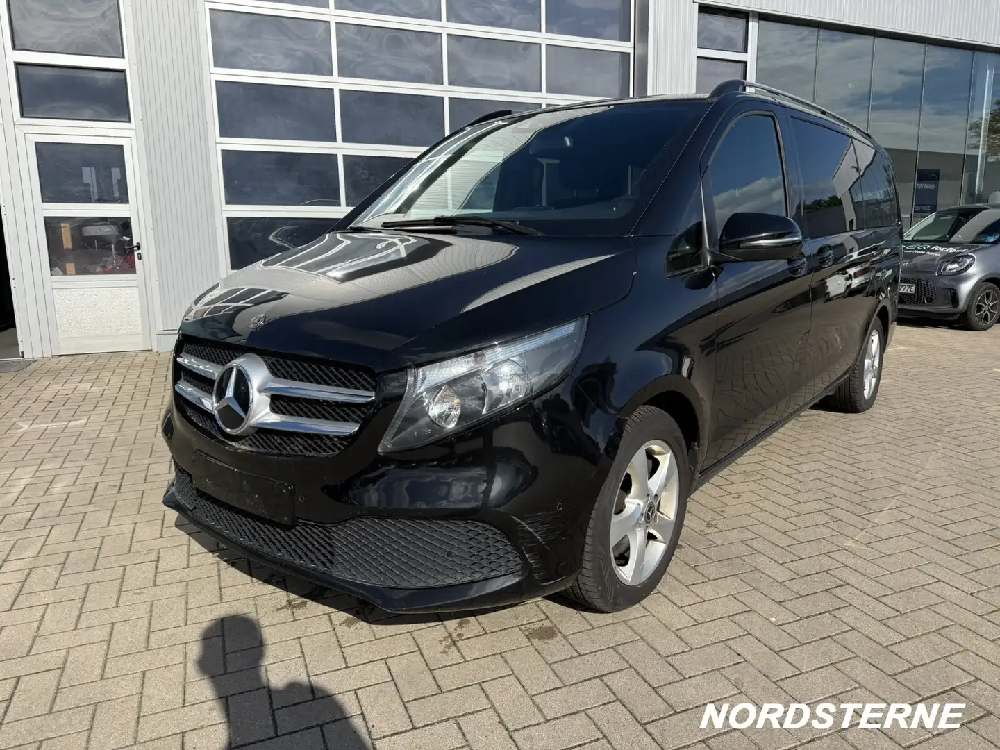 Mercedes-Benz V 220 V 220 d EDITION Lang AHK 2,5t el. Türen Navi  BC Zwart - 2
