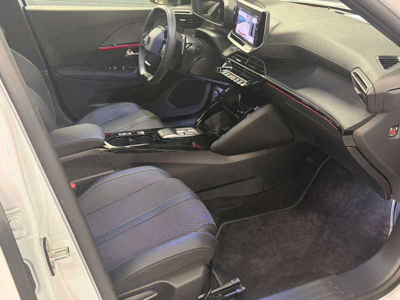 Peugeot 2008 1.2 PureTech 130 GT Automaat / Camera's / Navi / L — photo 19