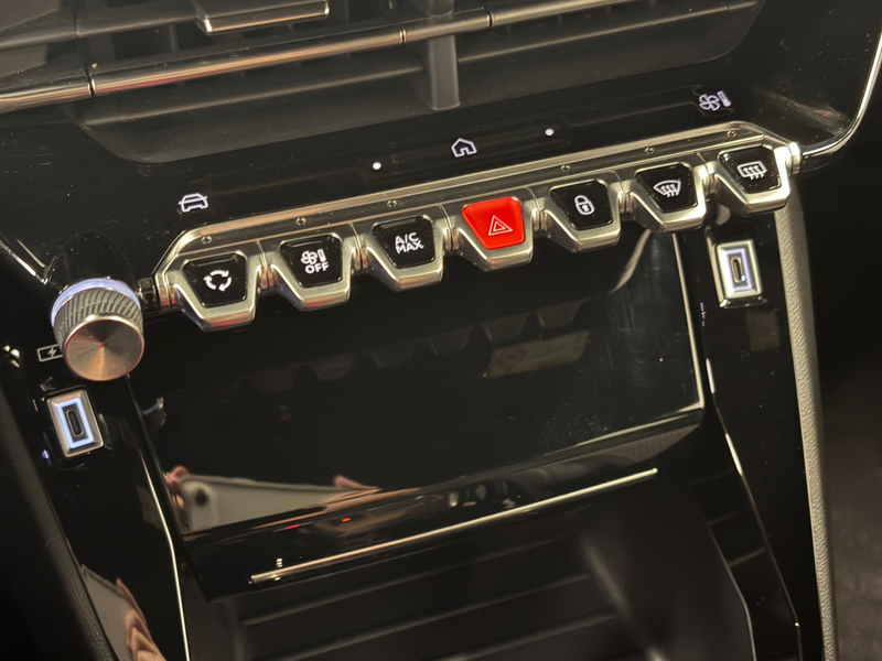 Peugeot 2008 1.2 PureTech 130 GT Automaat / Camera's / Navi / L — photo 14