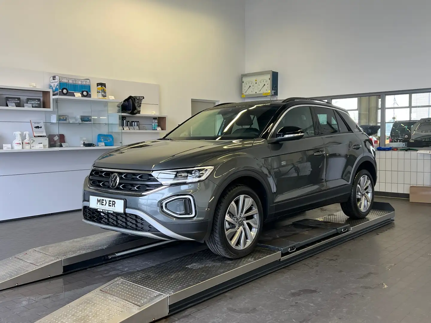 Volkswagen T-Roc GOAL 2.0 TDI DSG *AHK,KESSY* Grau - 2