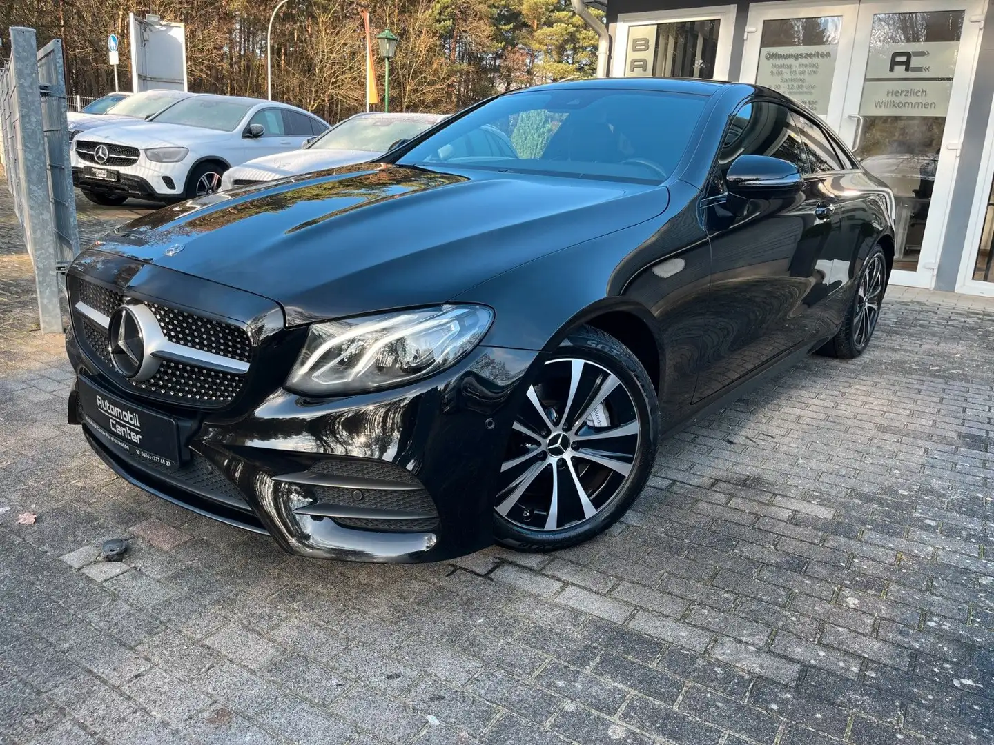 Mercedes-Benz E 400 Coupe 4M AMG + Soft Close+ Widescreen+Pano Schwarz - 2