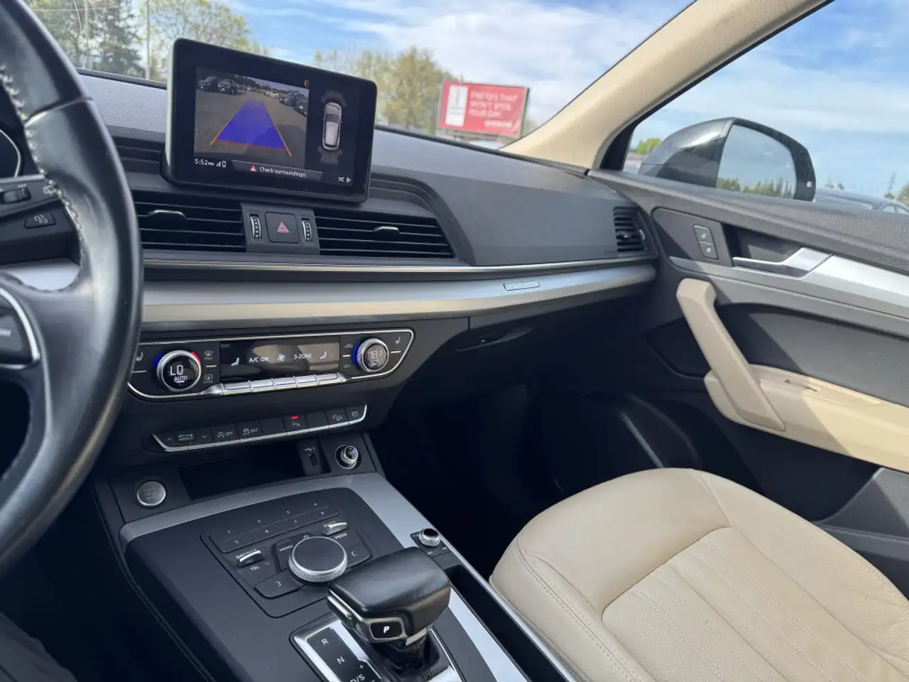 Audi Q5 снимка Audi Q5