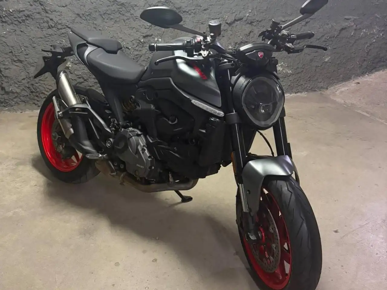 Ducati Monster 937