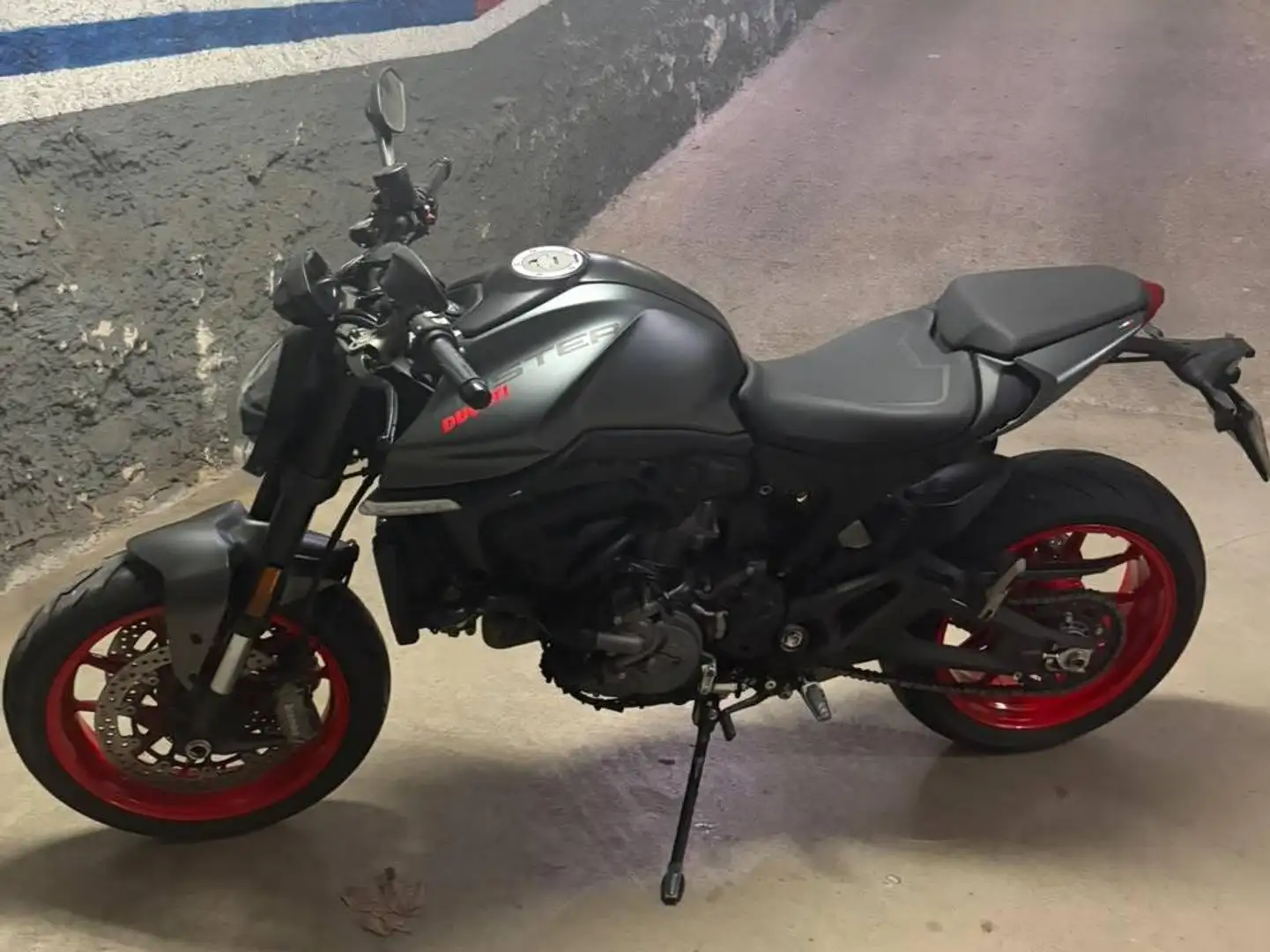 Ducati Monster 937 Diciembre-2024 Gris - 2