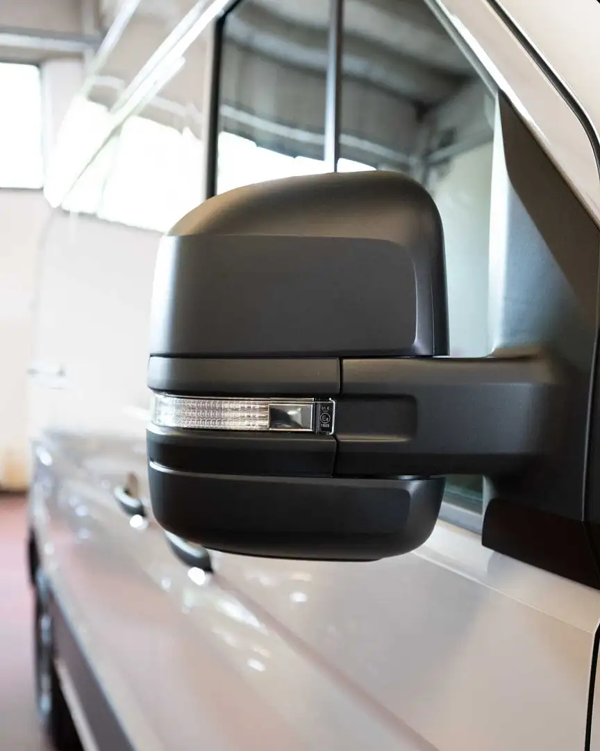 Volkswagen Crafter L3H3 2.0 TDI 140CV PM-TA Van Business Bianco - 2