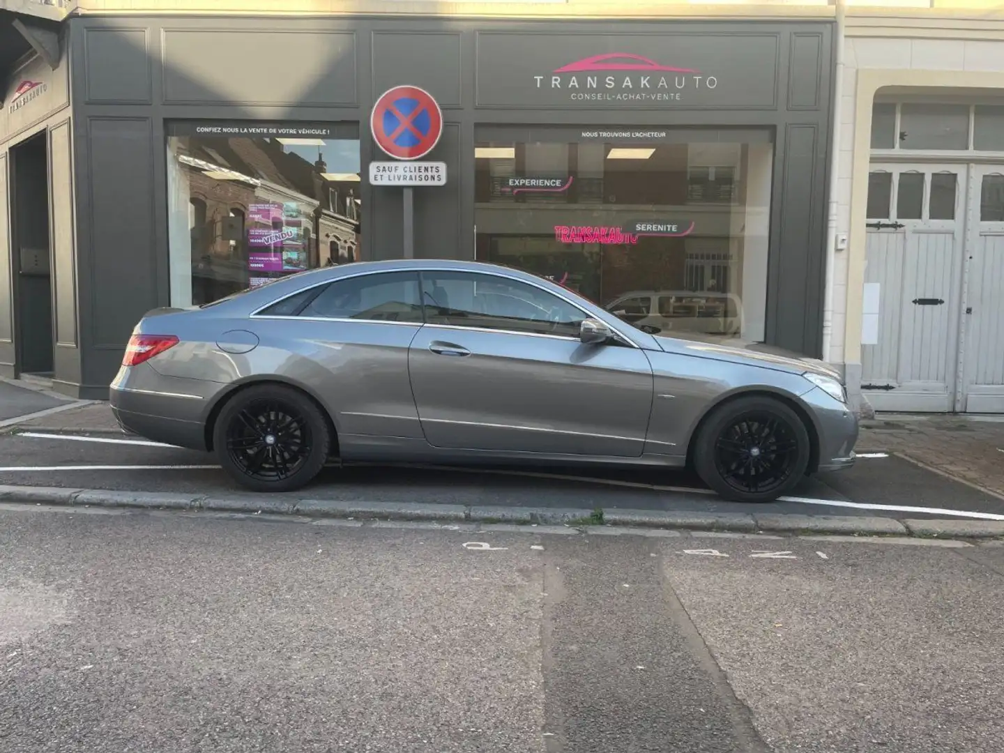 Mercedes-Benz E 350 COUPE v6 350 CDI BlueEfficiency Executive A / TOIT Grey - 2