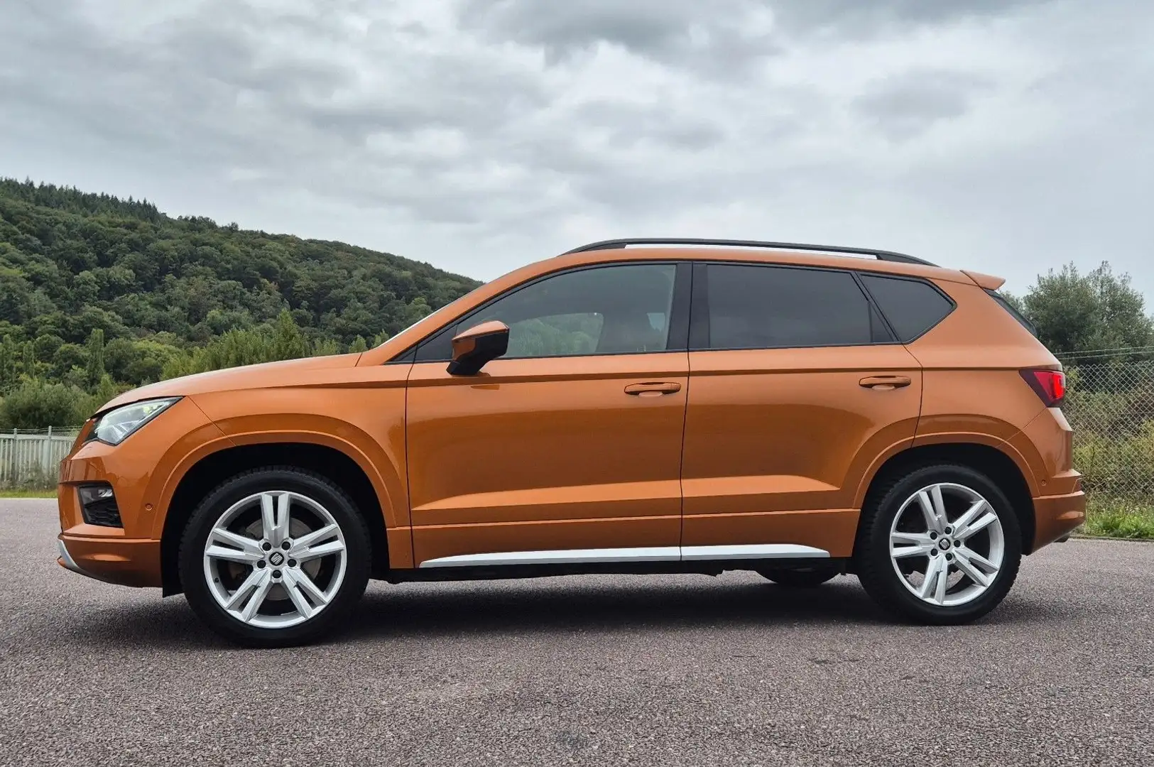 SEAT Ateca 2.0 TSI FR 4Drive, DSG, App Connect. Orange - 2