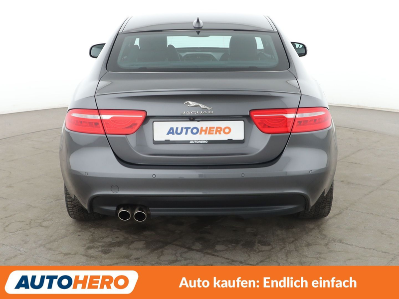 Jaguar XE 20d R-Sport Aut.*NAVI*CAM*BiXENON*TEMPO*ALU* — photo 5
