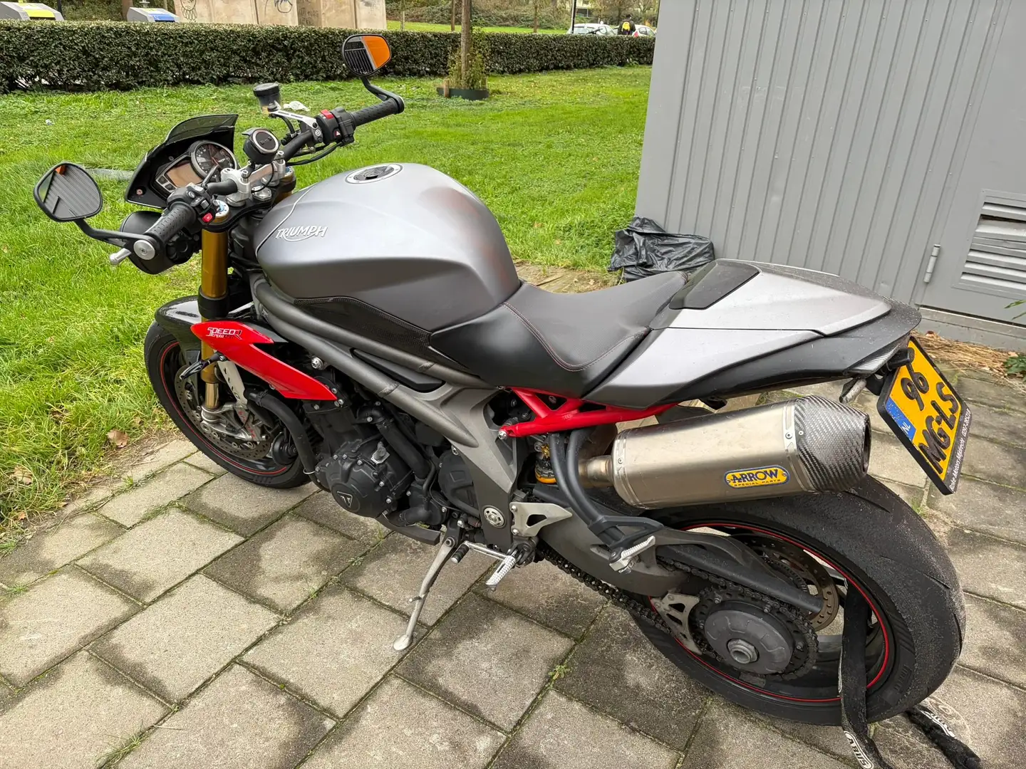 Triumph Speed Triple R Grijs - 1