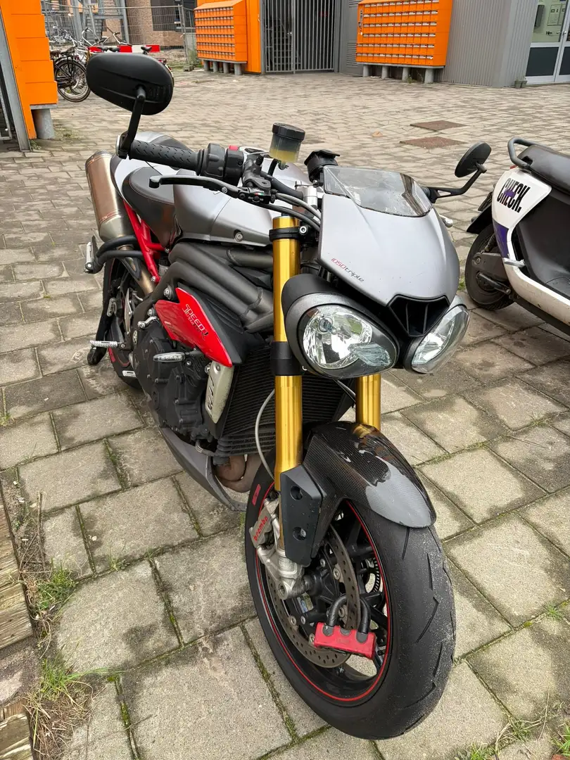 Triumph Speed Triple R Grijs - 2
