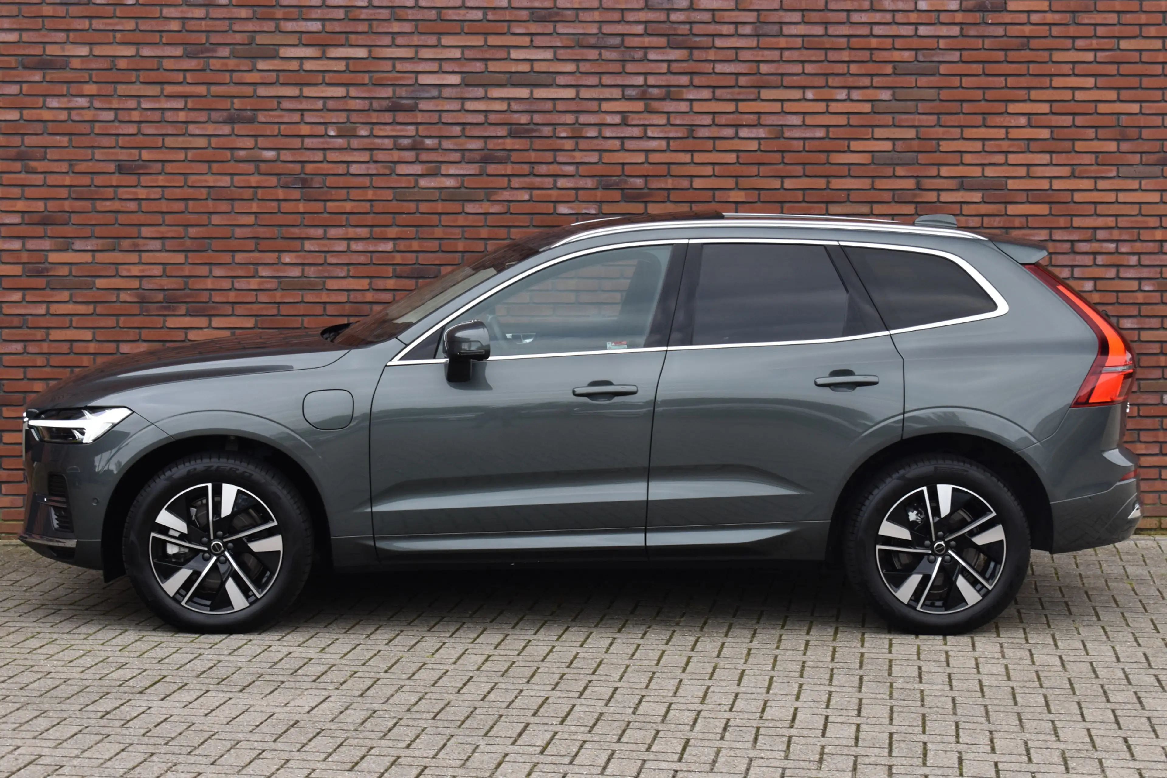 Volvo XC60 T6 Plug-in hybrid AWD Plus Bright | Head-Up Displa — photo 10