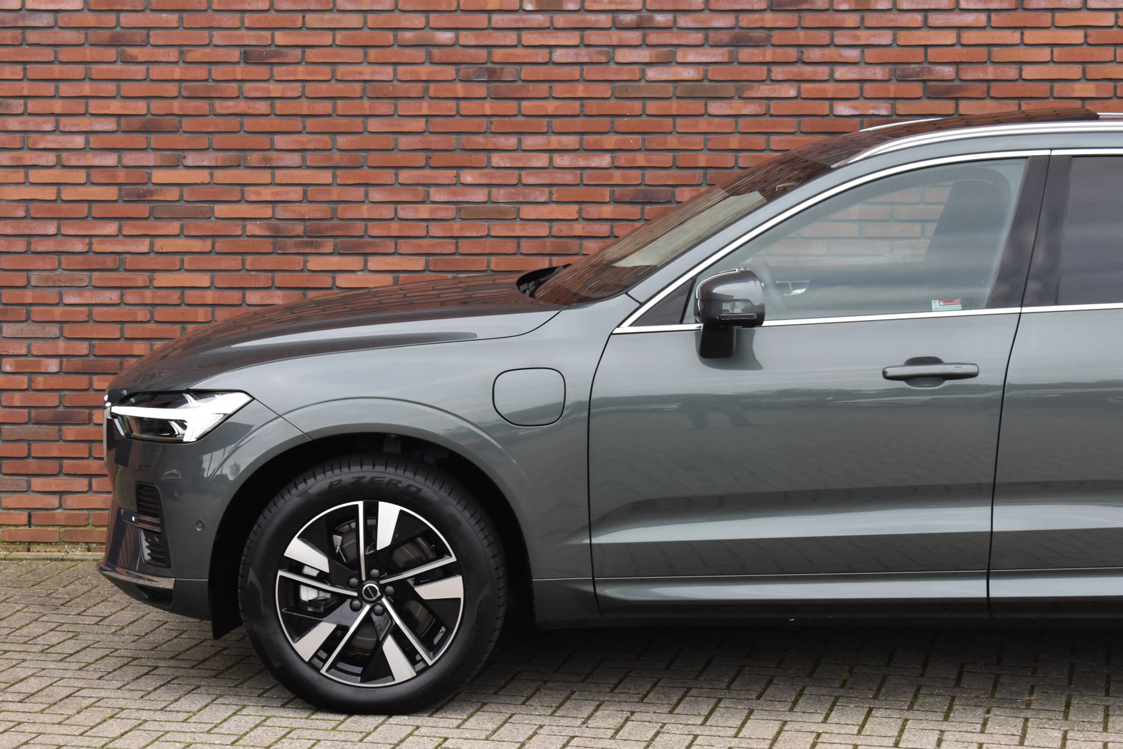 Volvo XC60 T6 Plug-in hybrid AWD Plus Bright | Head-Up Displa — photo 11