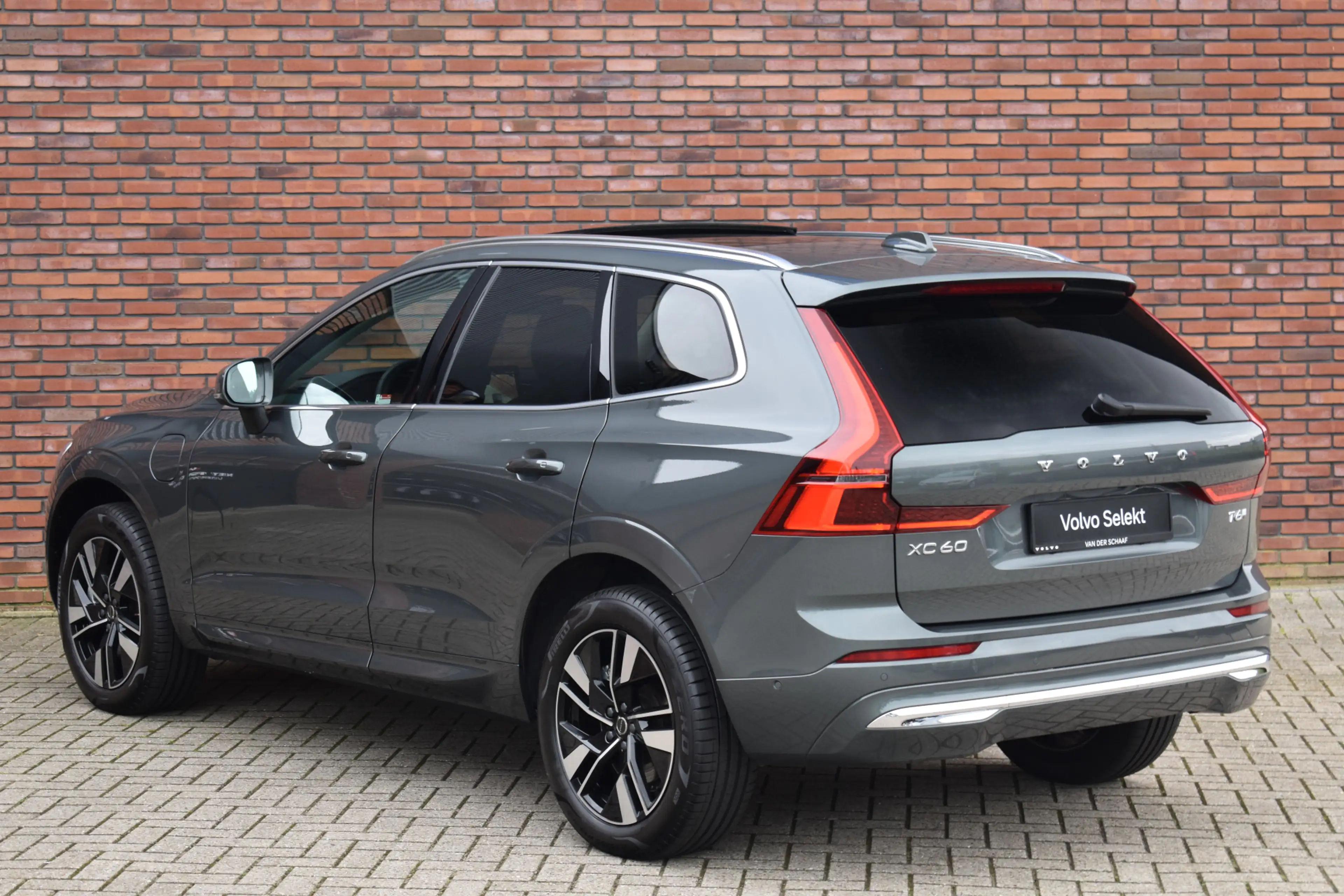 Volvo XC60 T6 Plug-in hybrid AWD Plus Bright | Head-Up Displa — photo 7