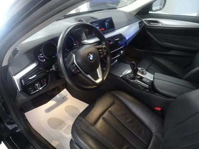 BMW 5 Series view 3