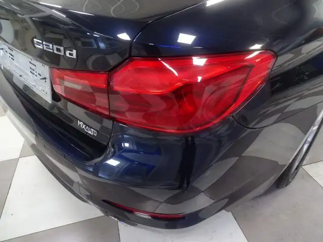 BMW 5 Series view 12