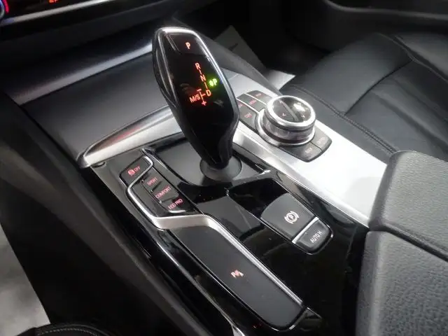 BMW 5 Series view 7