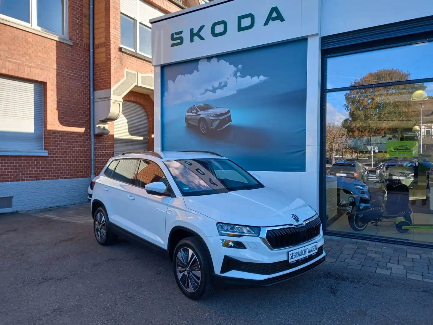 Skoda Karoq Tour 1.5 TSI, 110 KW, PDC, AHK, NAVI Blanc - 1