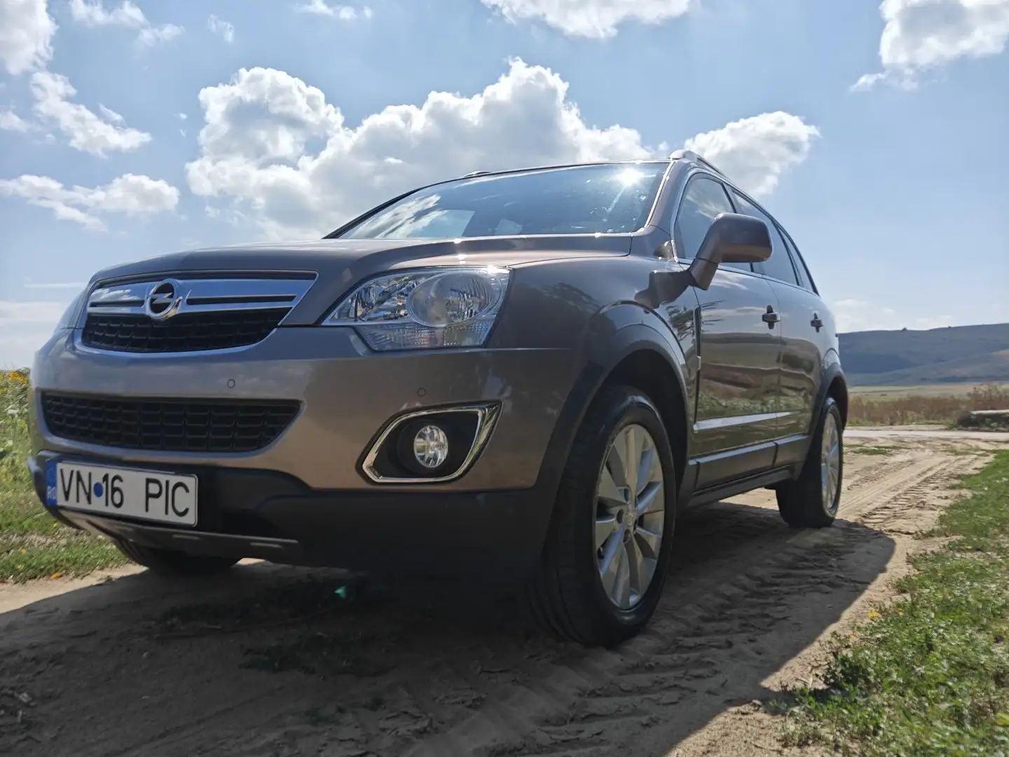 Opel Antara 2.4 4x4 Design Edition Bruin - 1
