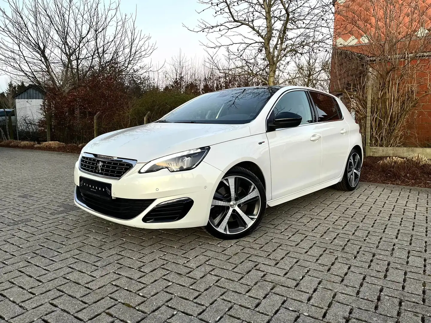 Peugeot 308 1.6i *GT-Line* - 2016/118.000km/Euro 6b - 205 PK Wit - 1