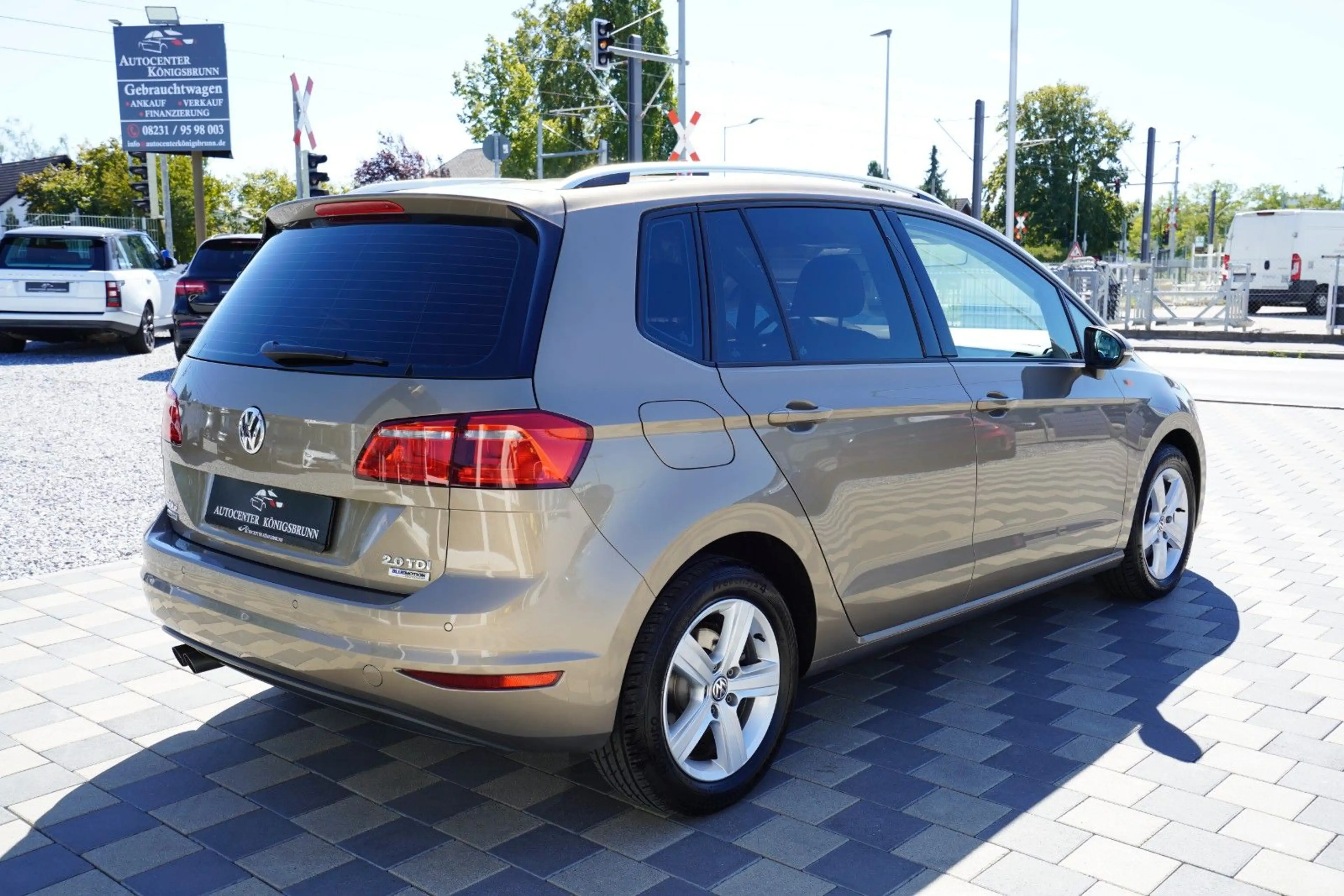 Volkswagen Golf Sportsvan 2.0TDI*Automatik*AHK*PDC*SHZ*8Fac — photo 5