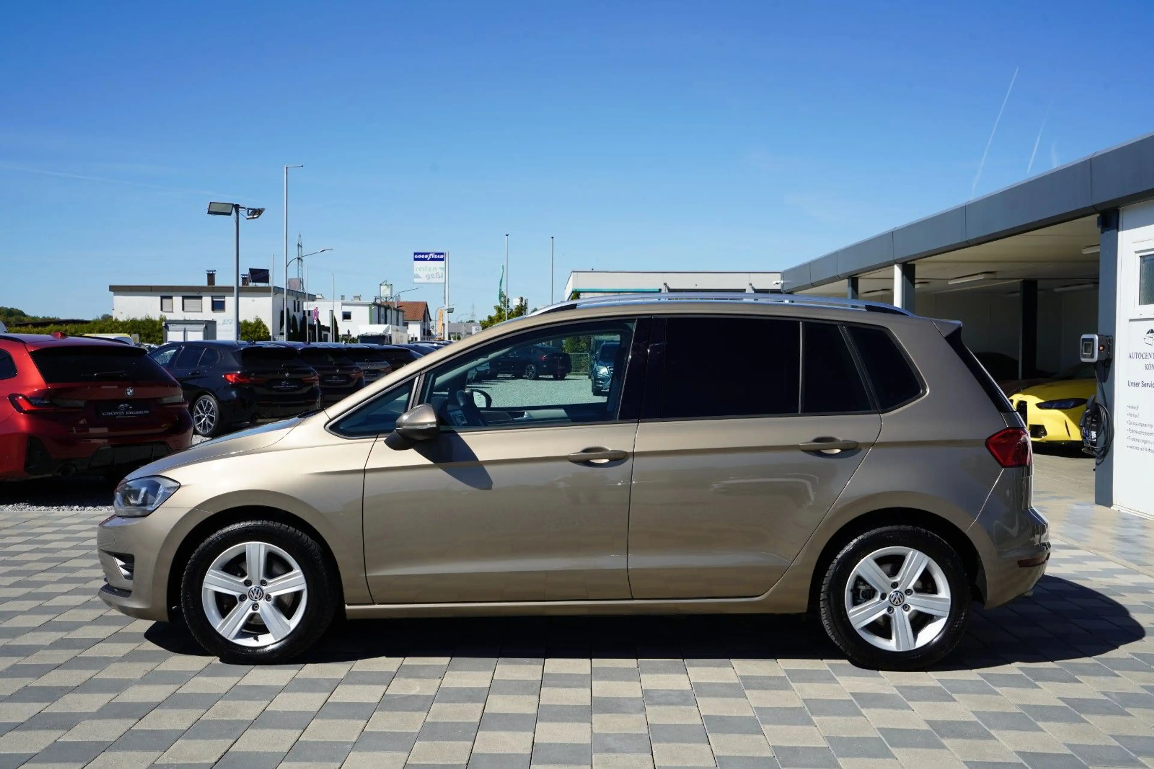 Volkswagen Golf Sportsvan 2.0TDI*Automatik*AHK*PDC*SHZ*8Fac — photo 8