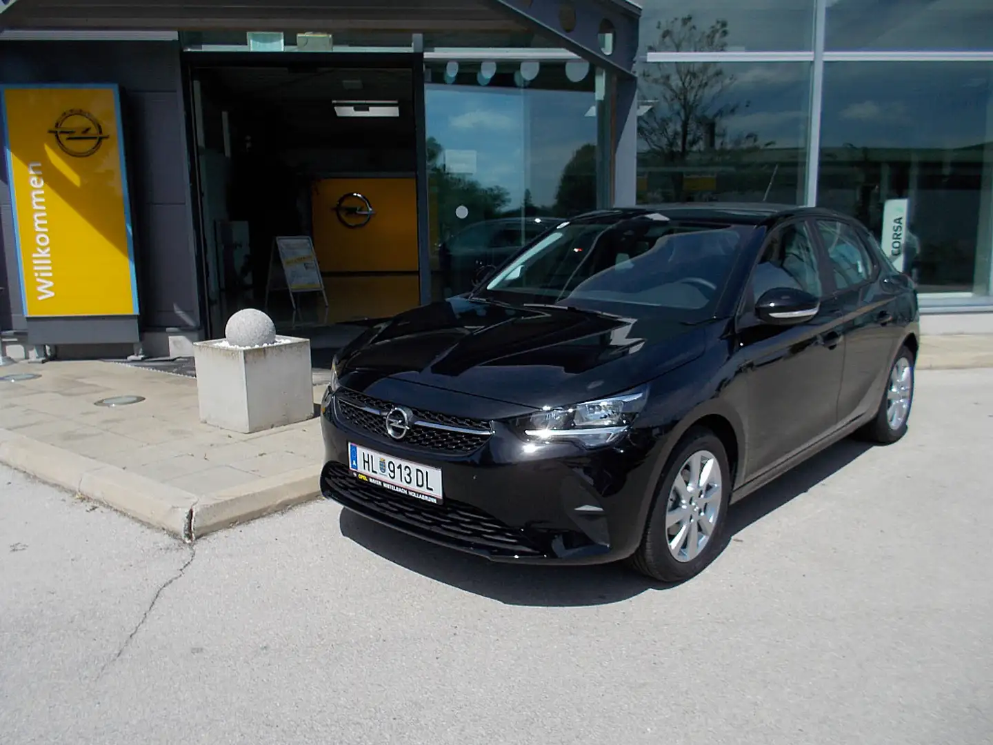 Opel Corsa 1,2 Edition Schwarz - 1
