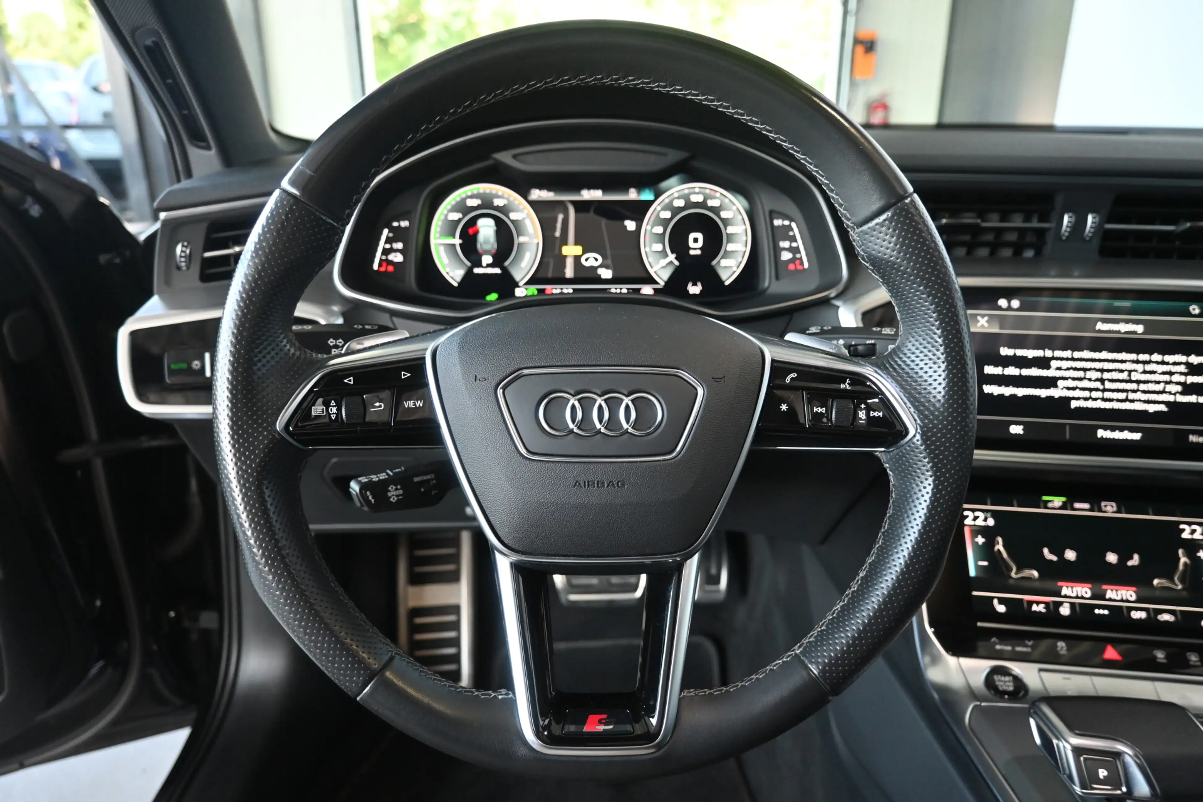 Audi A6 Avant 55 TFSI e Quattro 367PK Competition S-line M — photo 6