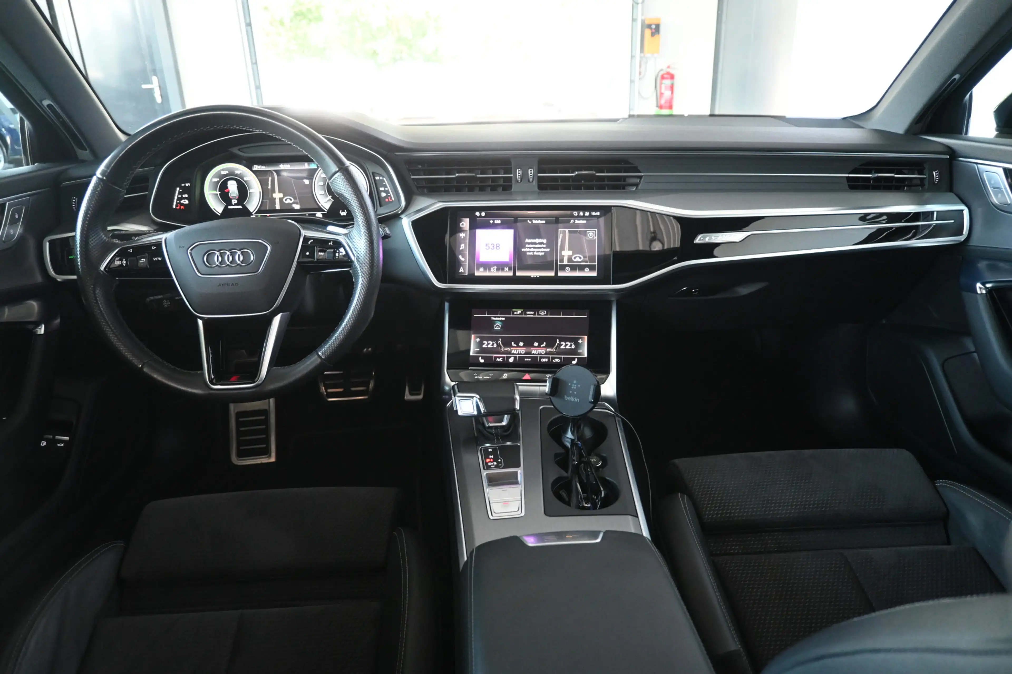Audi A6 Avant 55 TFSI e Quattro 367PK Competition S-line M — photo 2
